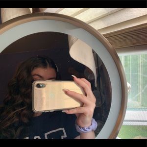 Meet your Posher, Valerie